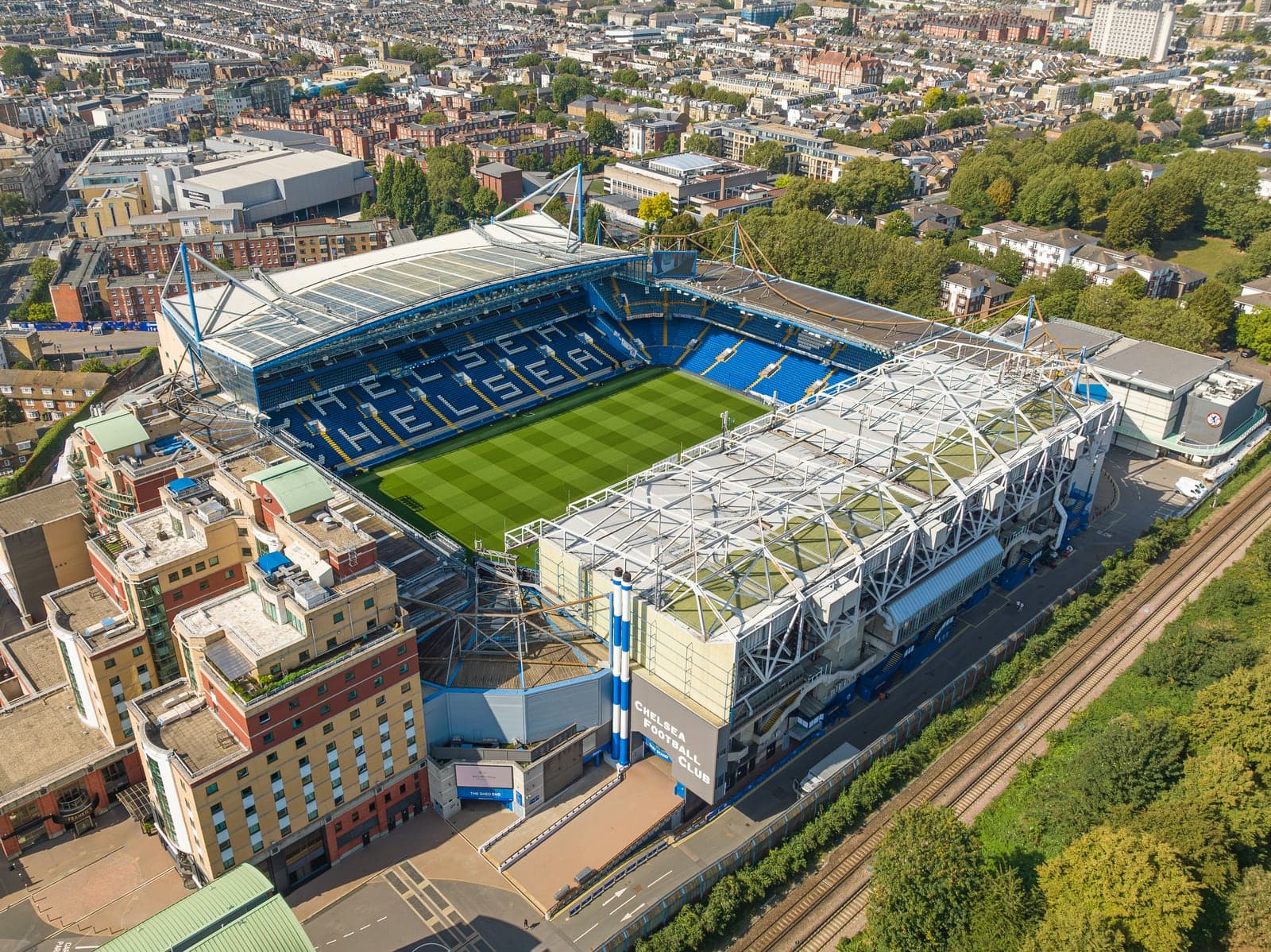 “London Stamford Bridge.jpg” by Arne Müseler, via Wikimedia Commons, licensed under CC BY-SA 3.0.